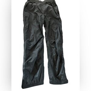 Cabelas ski/Nylon pants women’s‎ size medium